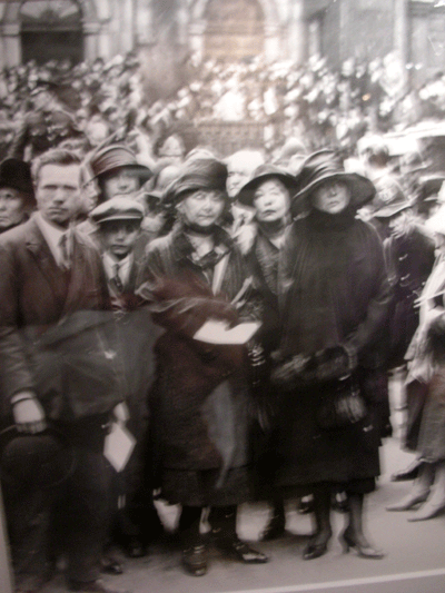 Funeral of Emmeline Pankurst 1928 St John's showing Sylvia Pankhurst